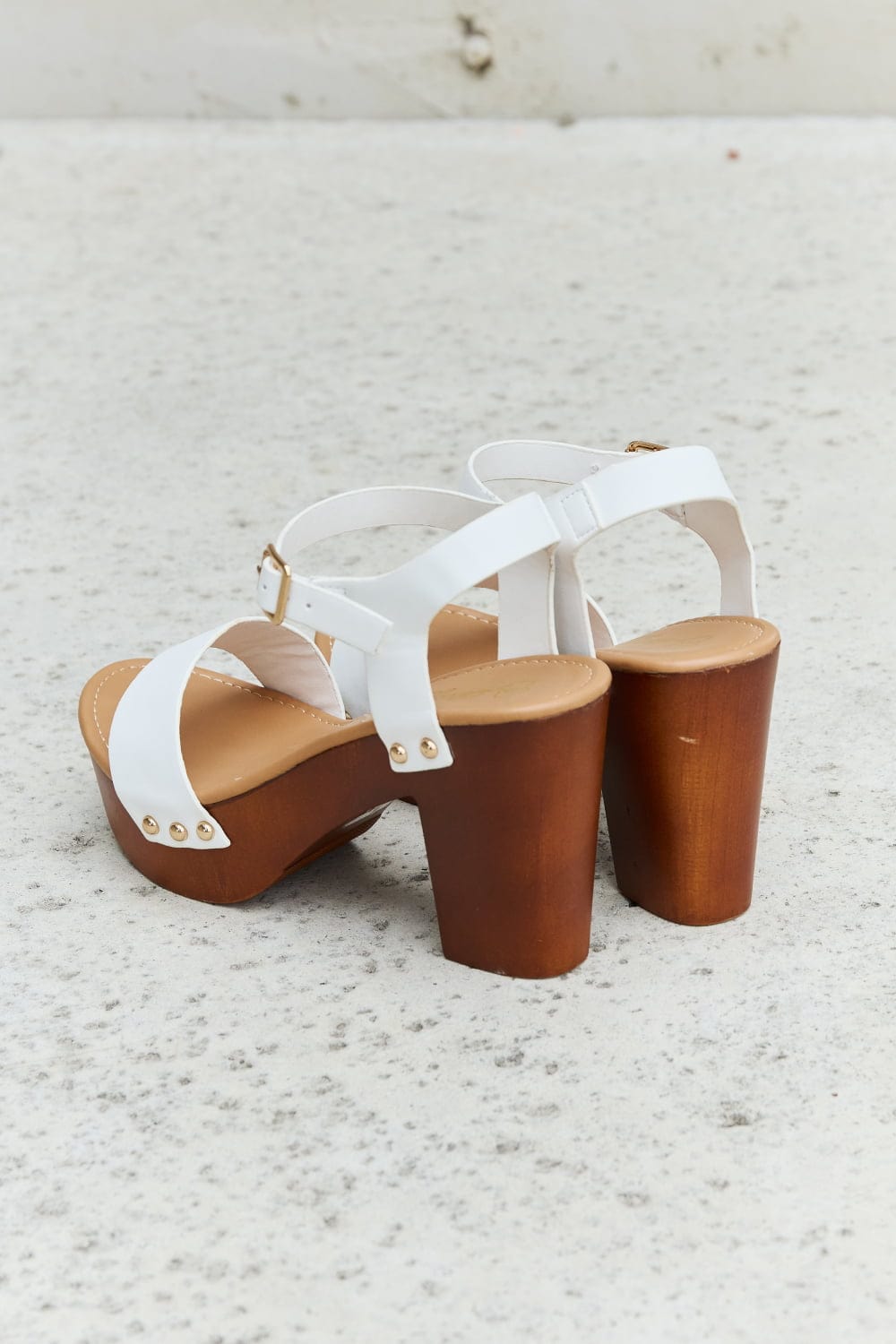 Trendsi DDK Time After Time Wooden Platform Strap Heels DDK Time After Time Wooden Platform Strap Heels