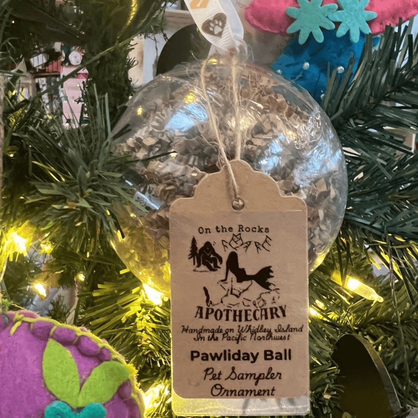 On The Rocks Apothecary Lotion Holiday Sampler Ornament Balls Holiday Sampler Ornament Balls