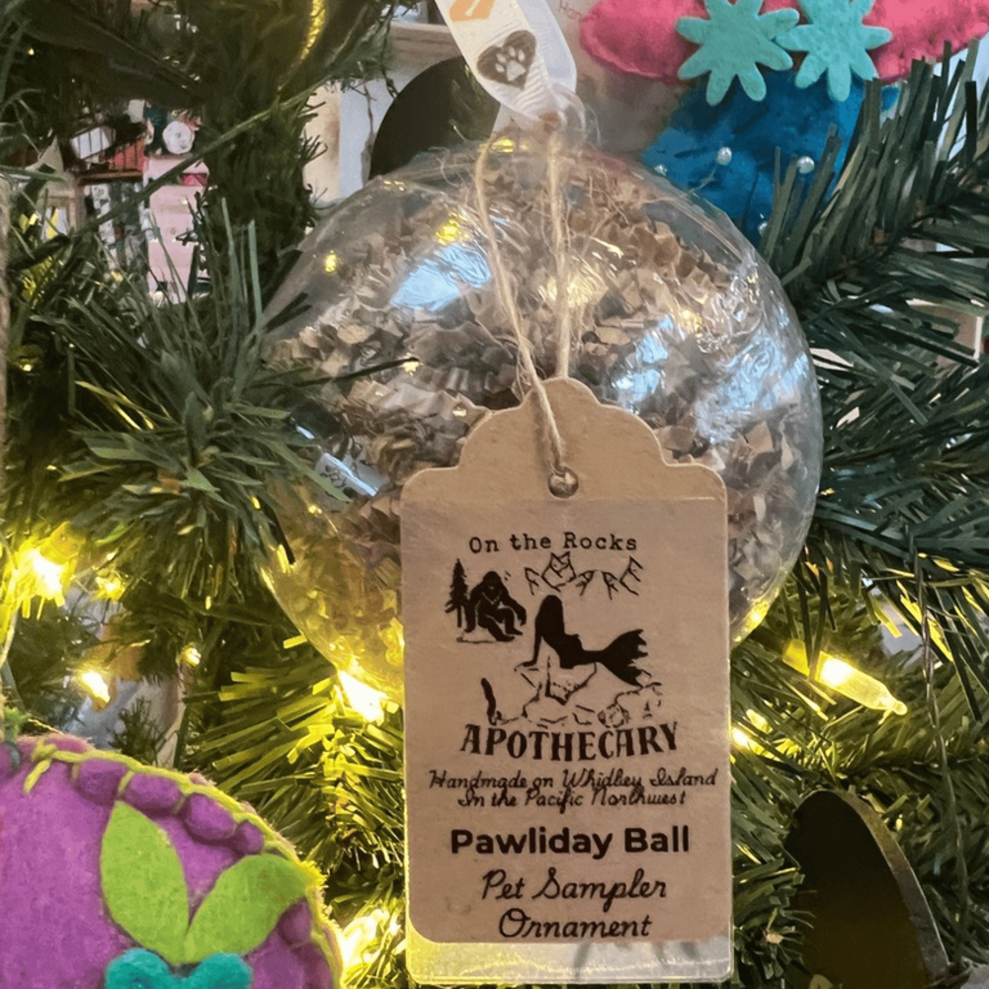 On The Rocks Apothecary Lotion Holiday Sampler Ornament Balls Holiday Sampler Ornament Balls