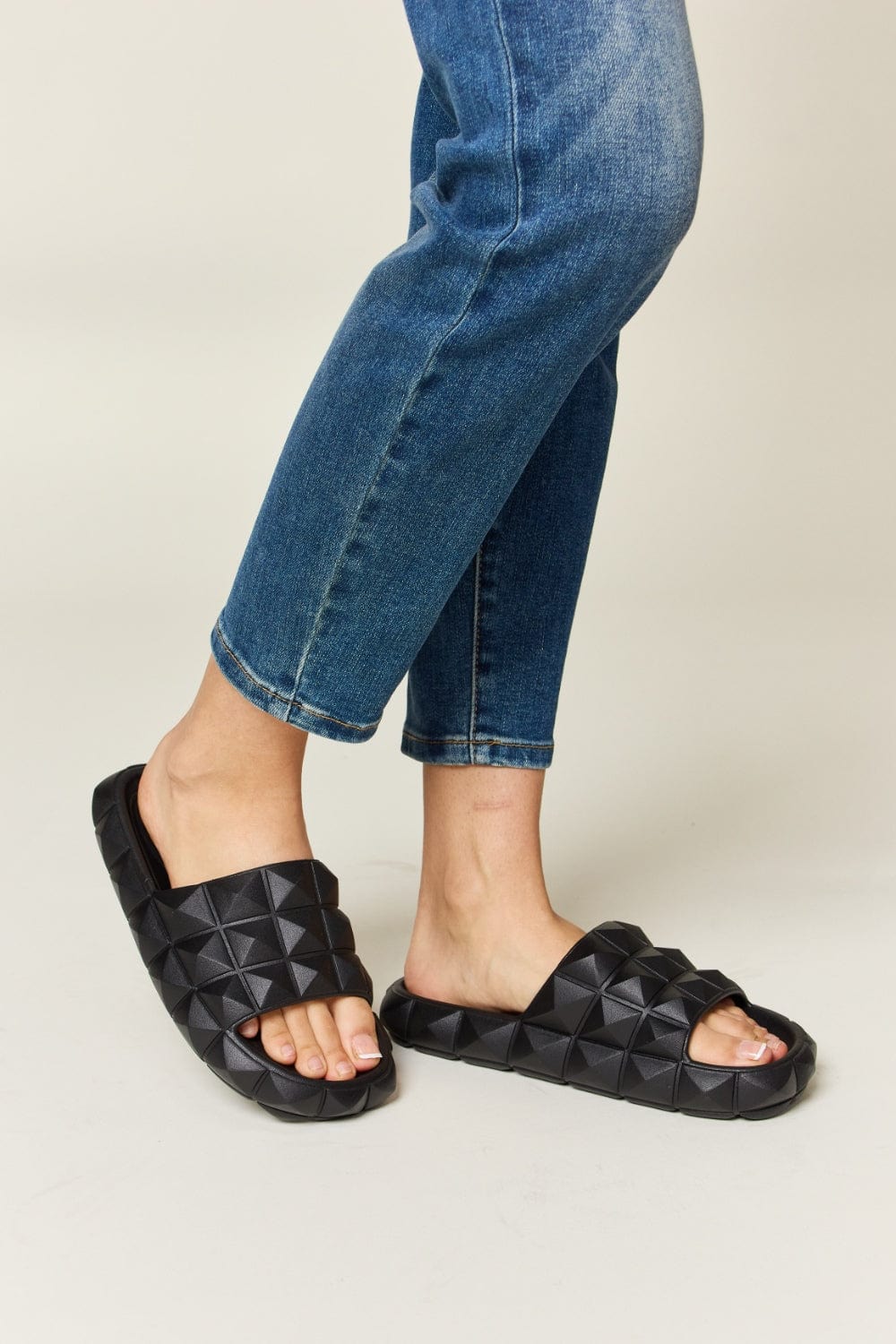 Trendsi Black / 6 WILD DIVA Pyramid Stud Toe Band Footbed Sandals WILD DIVA Pyramid Stud Toe Band Footbed Sandals