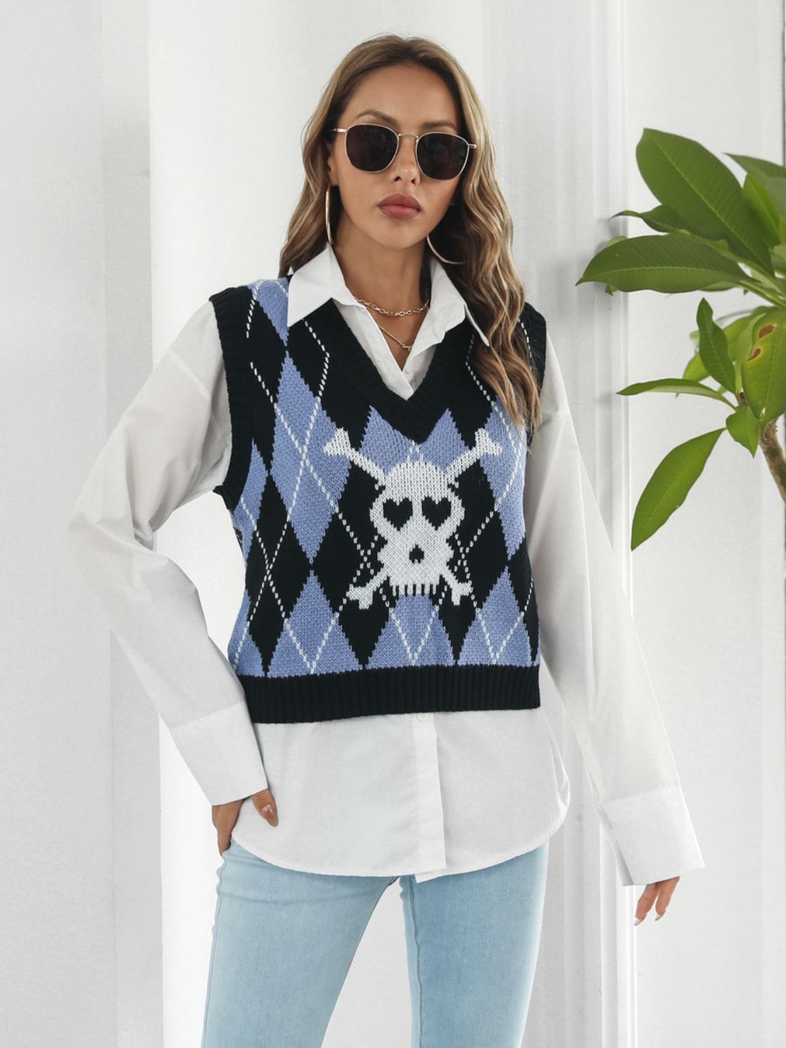 Trendsi Black / S Skull Geometric V-Neck Sweater Vest Skull Geometric V-Neck Sweater Vest