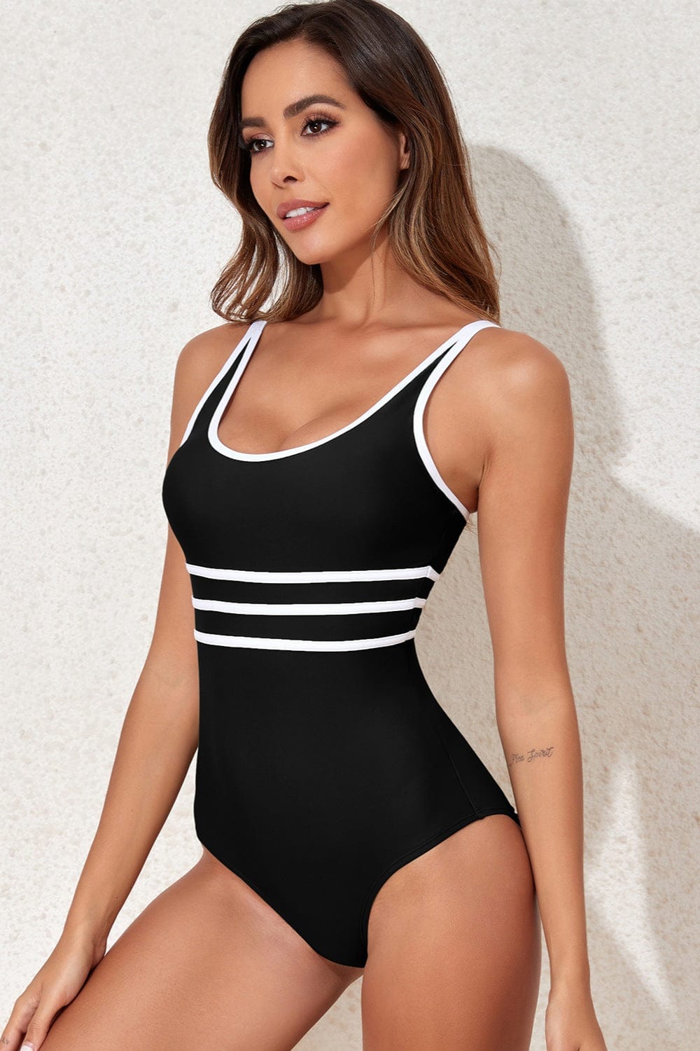 Trendsi Contrast Trim Scoop Neck One-Piece Swimwear Contrast Trim Scoop Neck One-Piece Swimwear