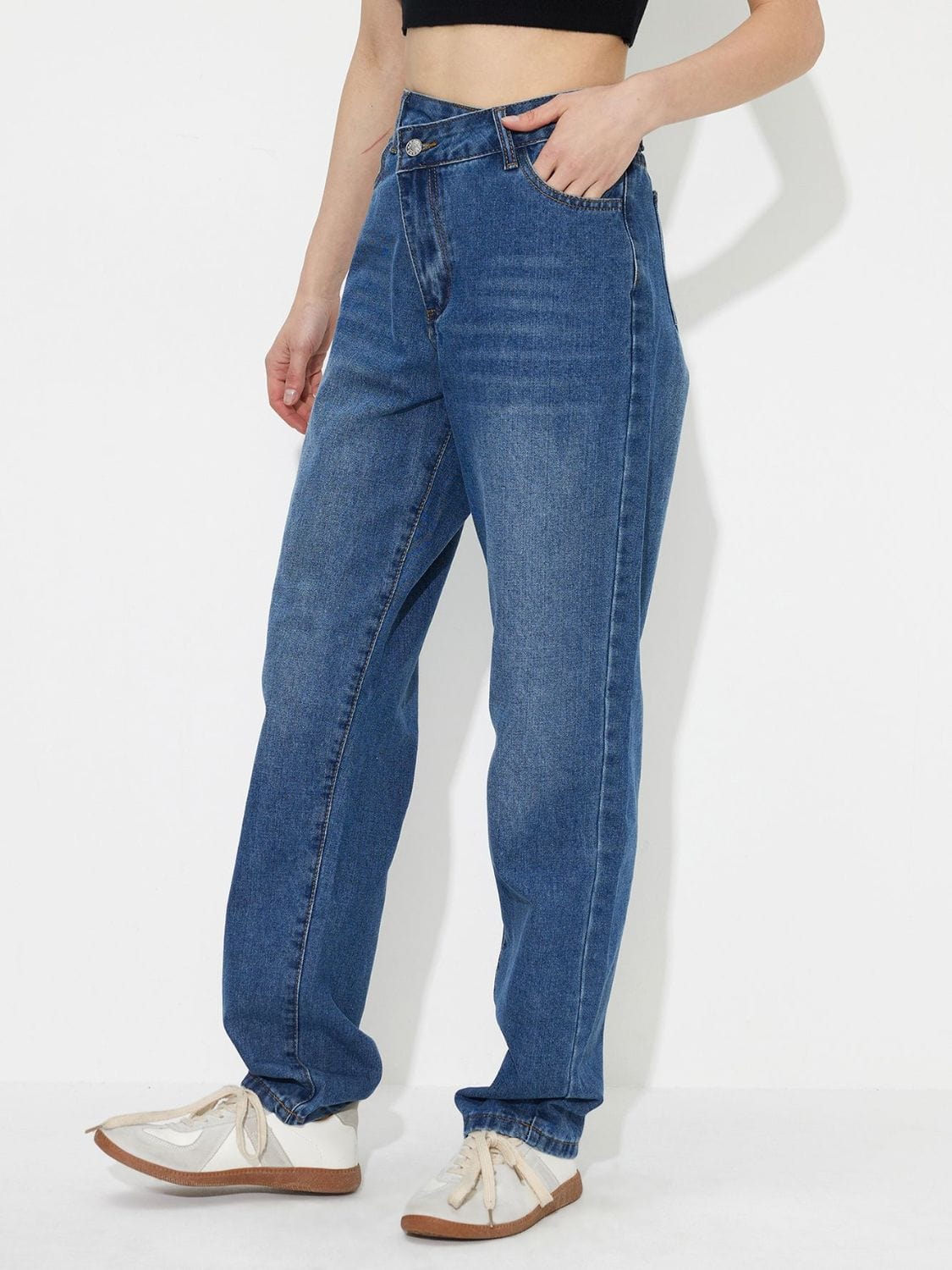 Trendsi Fall Asymmetric Waist Jeans with Pockets Asymmetric Waist Jeans with Pockets