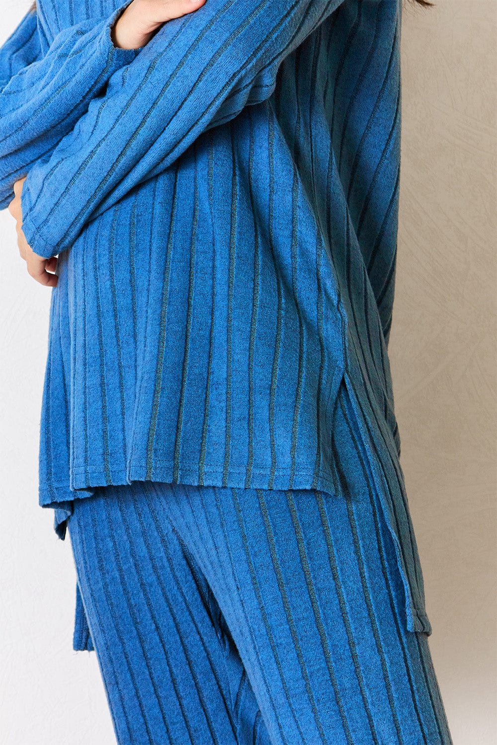 Trendsi Fall Basic Bae Full Size Ribbed Round Neck High-Low Slit Top and Pants Set Basic Bae Full Size Ribbed Round Neck High-Low Slit Top and Pants Set