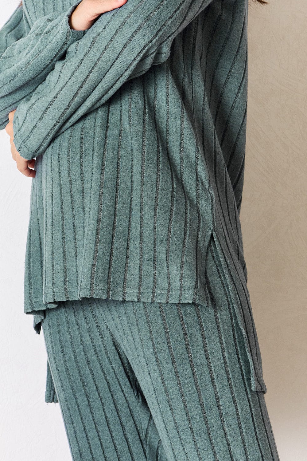 Trendsi Fall Basic Bae Full Size Ribbed Round Neck High-Low Slit Top and Pants Set Basic Bae Full Size Ribbed Round Neck High-Low Slit Top and Pants Set