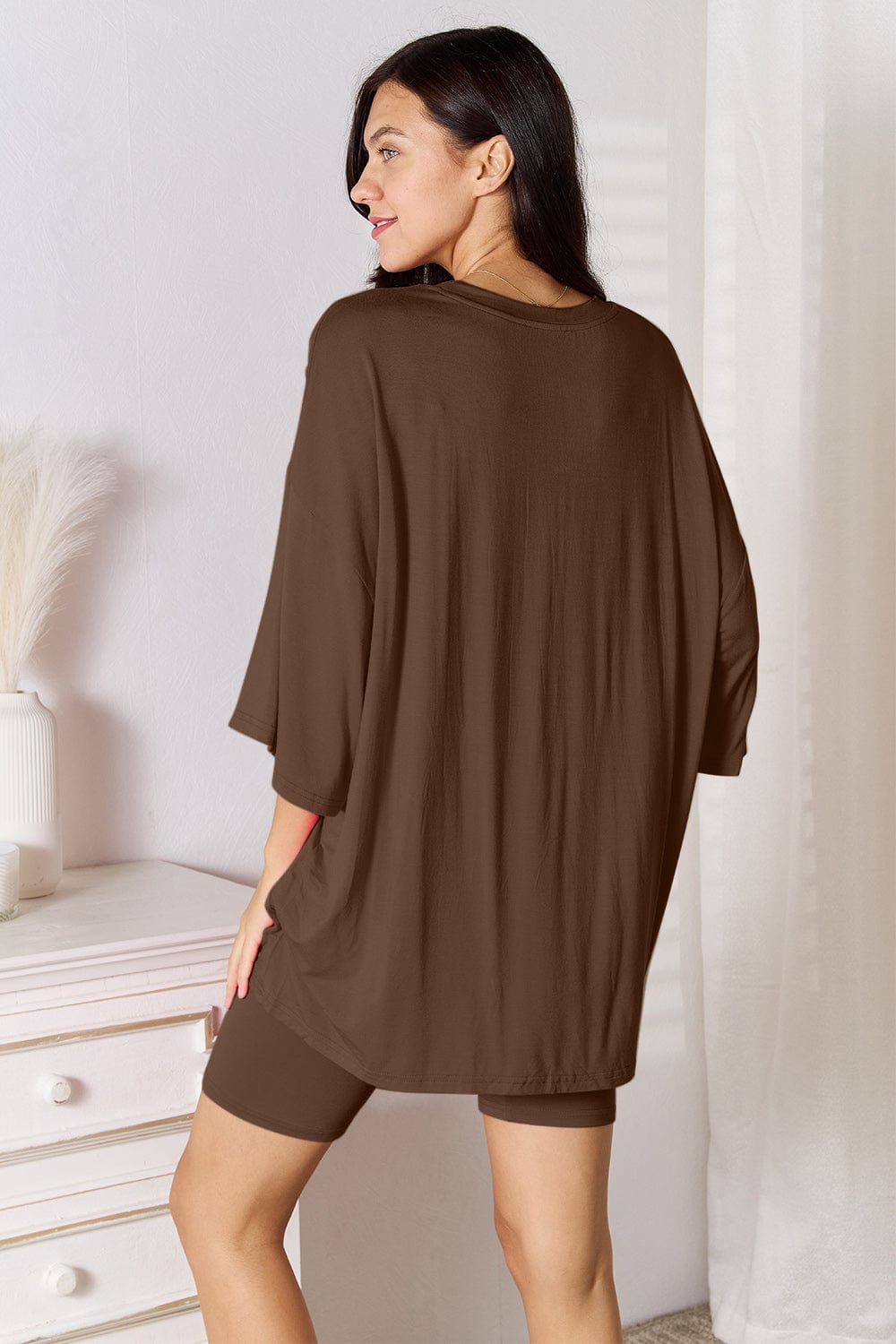 Trendsi Fall Basic Bae Full Size Soft Rayon Three-Quarter Sleeve Top and Shorts Set Basic Bae Full Size Soft Rayon Three-Quarter Sleeve Top and Shorts Set