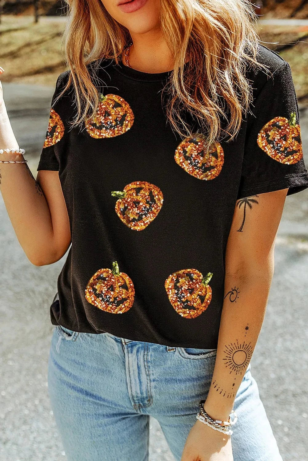 Trendsi Fall Black / S Sequin Pumpkin Round Neck Short Sleeve T-Shirt Sequin Pumpkin Round Neck Short Sleeve T-Shirt