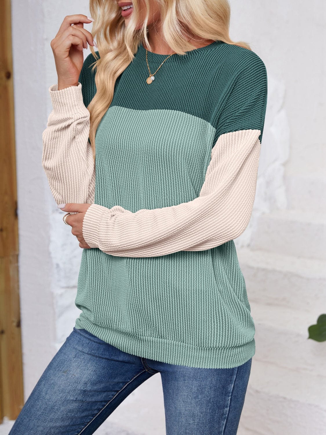 Trendsi Fall Color Block Round Neck Long Sleeve Sweatshirt Color Block Round Neck Long Sleeve Sweatshirt