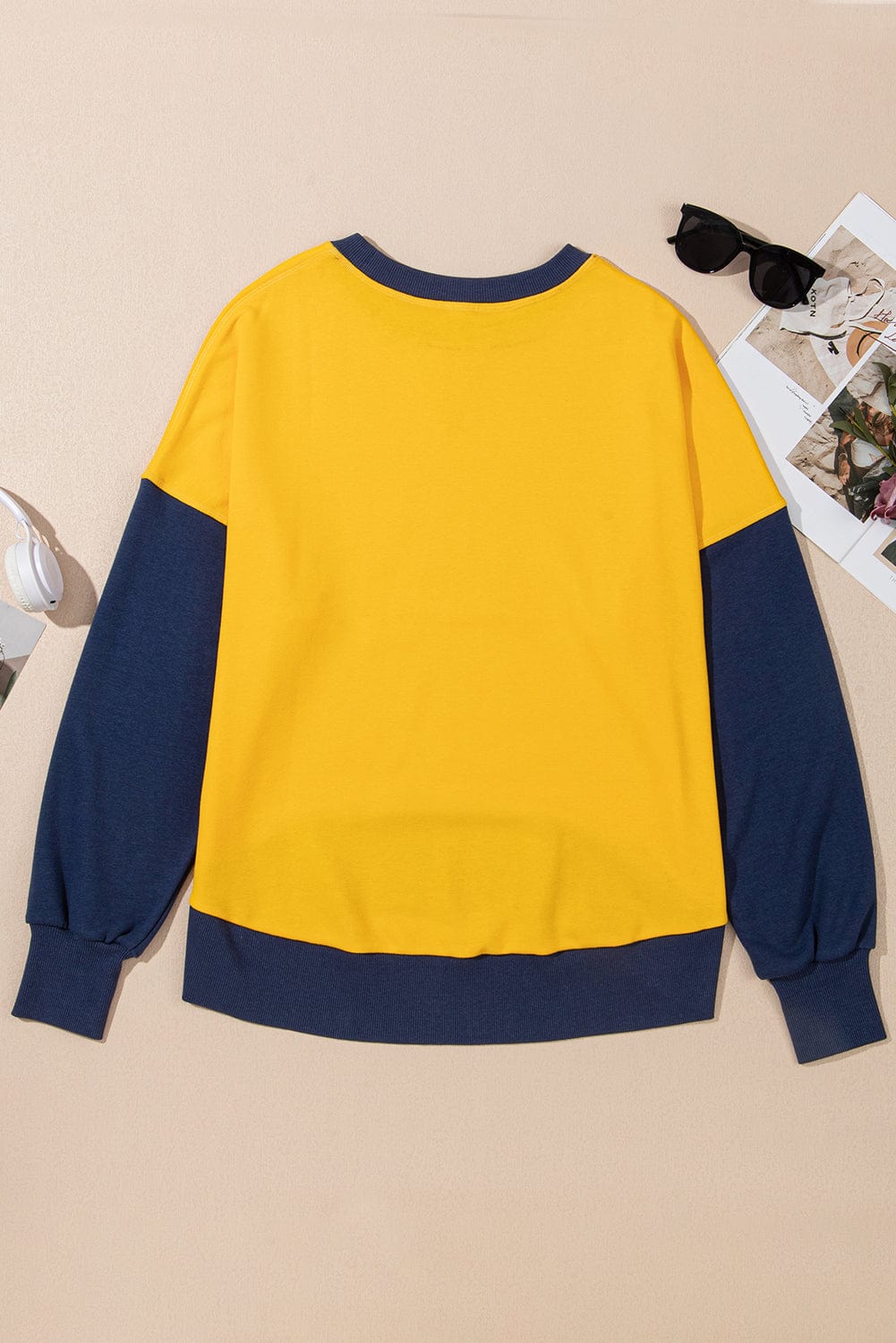 Trendsi Fall Contrast Round Neck Long Sleeve Sweatshirt Contrast Round Neck Long Sleeve Sweatshirt