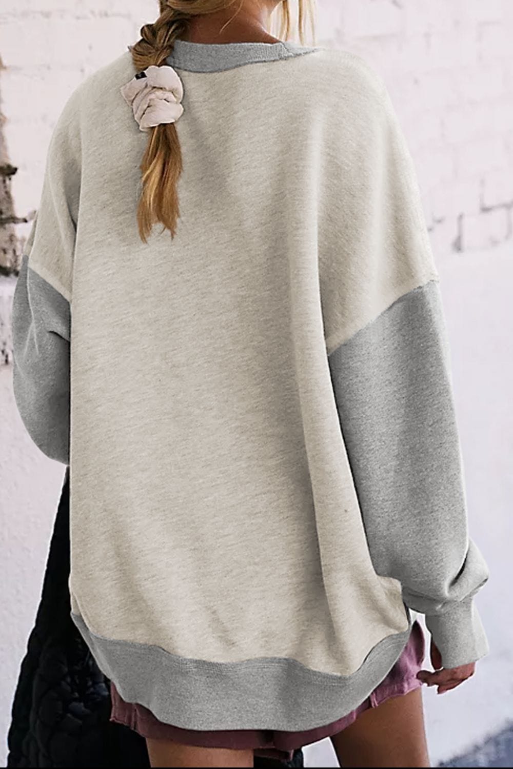 Trendsi Fall Contrast Round Neck Long Sleeve Sweatshirt Contrast Round Neck Long Sleeve Sweatshirt