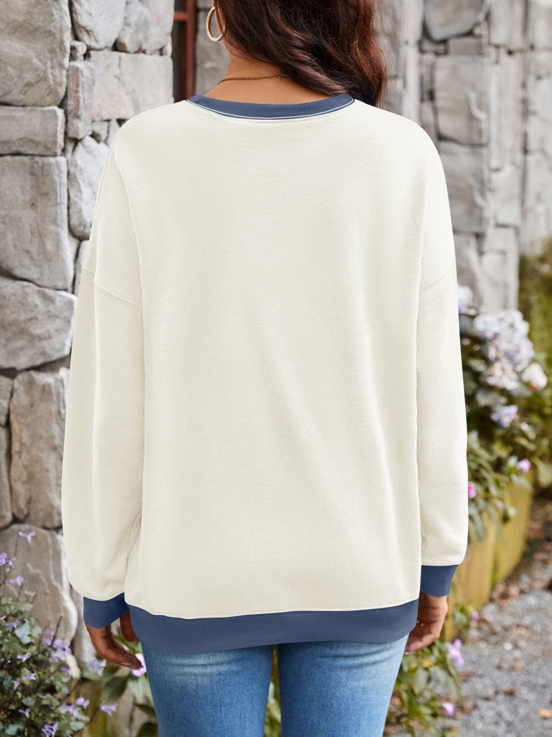 Trendsi Fall Contrast Round Neck Long Sleeve Sweatshirt Contrast Round Neck Long Sleeve Sweatshirt
