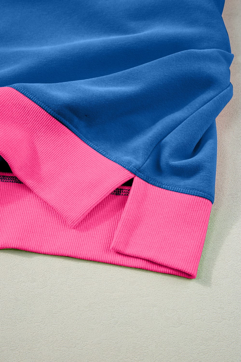 Trendsi Fall Contrast Round Neck Long Sleeve Sweatshirt Contrast Round Neck Long Sleeve Sweatshirt