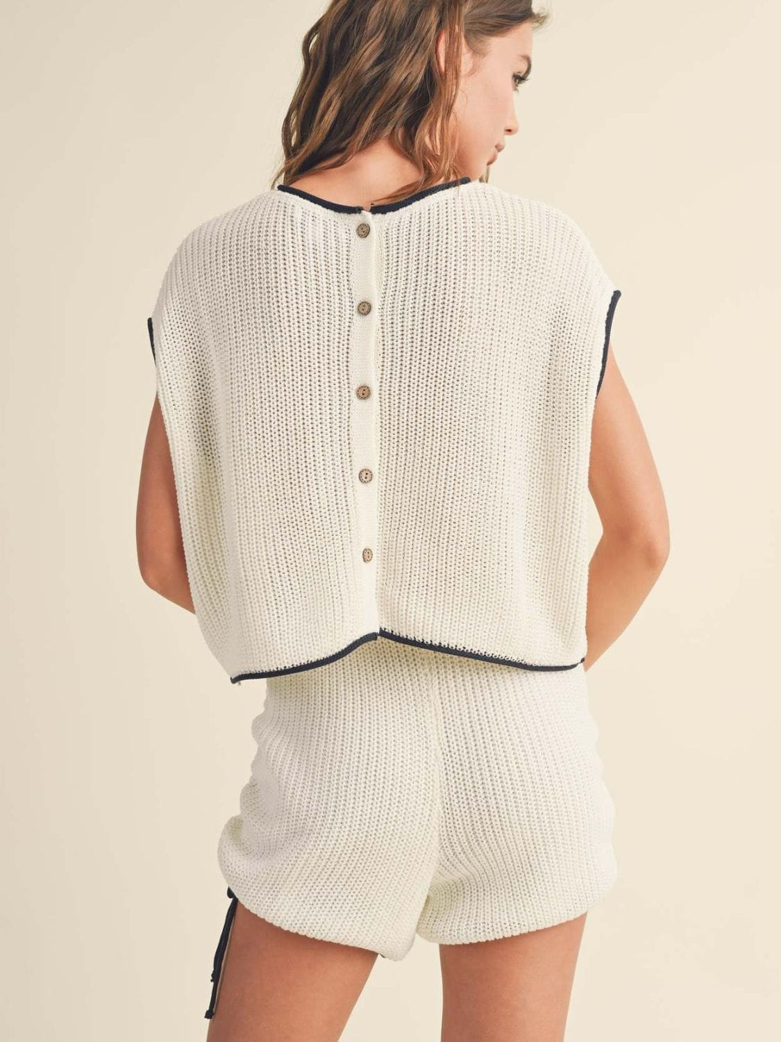 Trendsi Fall Contrast Trim Round Neck Top and Shorts Sweater Set Contrast Trim Round Neck Top and Shorts Sweater Set