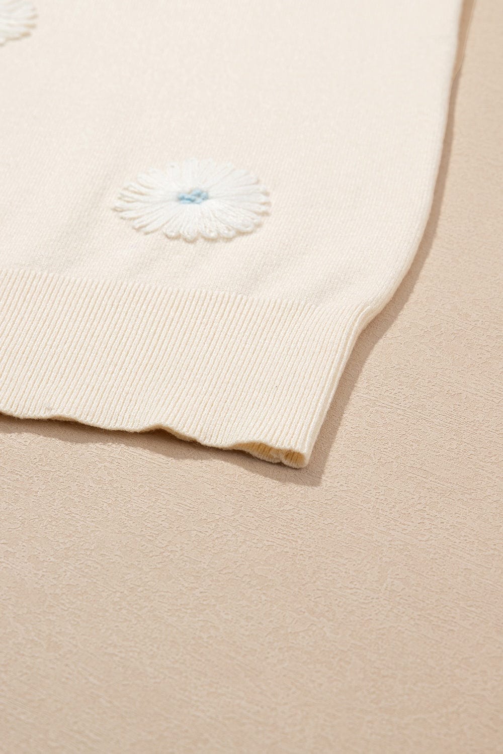 Trendsi Fall Daisy Round Neck Short Sleeve Knit Top Daisy Round Neck Short Sleeve Knit Top