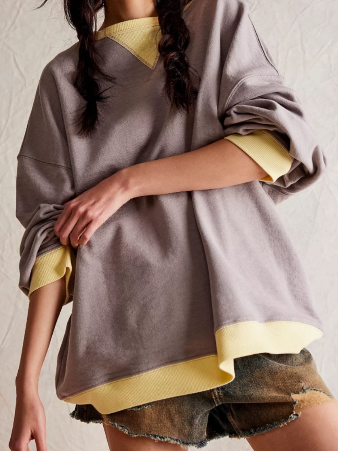 Trendsi Fall Dark Gray / S Contrast Trim Round Neck Long Sleeve Sweatshirt Contrast Trim Round Neck Long Sleeve Sweatshirt