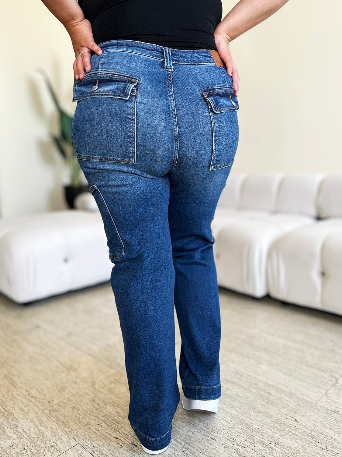Trendsi Fall Judy Blue Full Size High Waist Straight Cargo Jeans Judy Blue Full Size High Waist Straight Cargo Jeans