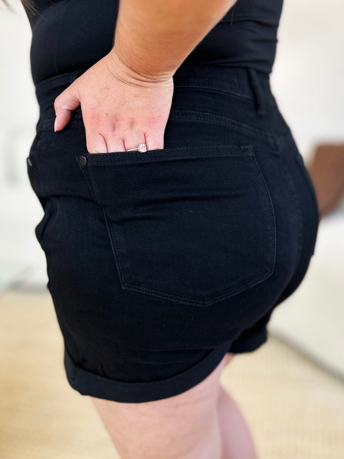 Trendsi Fall Judy Blue Full Size High Waist Tummy Control Cuffed Denim Shorts Judy Blue Full Size High Waist Tummy Control Cuffed Denim Shorts