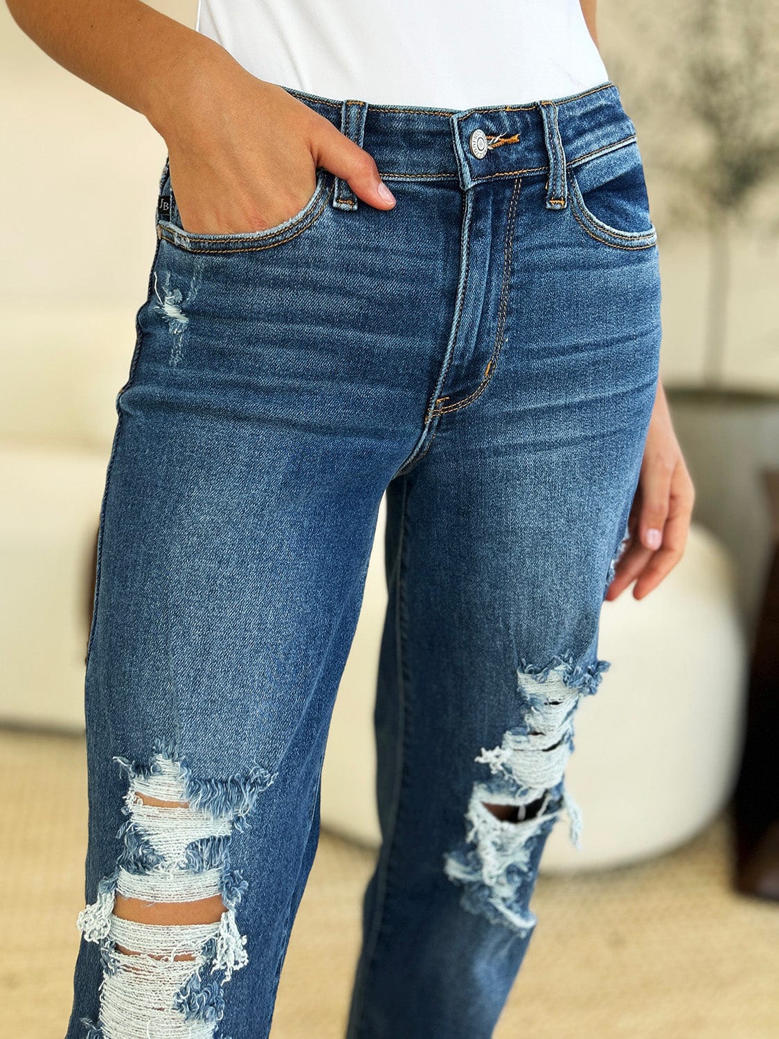 Trendsi Fall Judy Blue Full Size Mid Rise Distressed Raw Hem Jeans Judy Blue Full Size Mid Rise Distressed Raw Hem Jeans