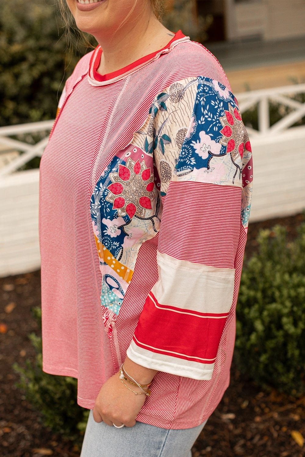 Trendsi Fall Plus Size Exposed Seam Printed Striped Round Neck Sweatshirt Plus Size Exposed Seam Printed Striped Round Neck Sweatshirt