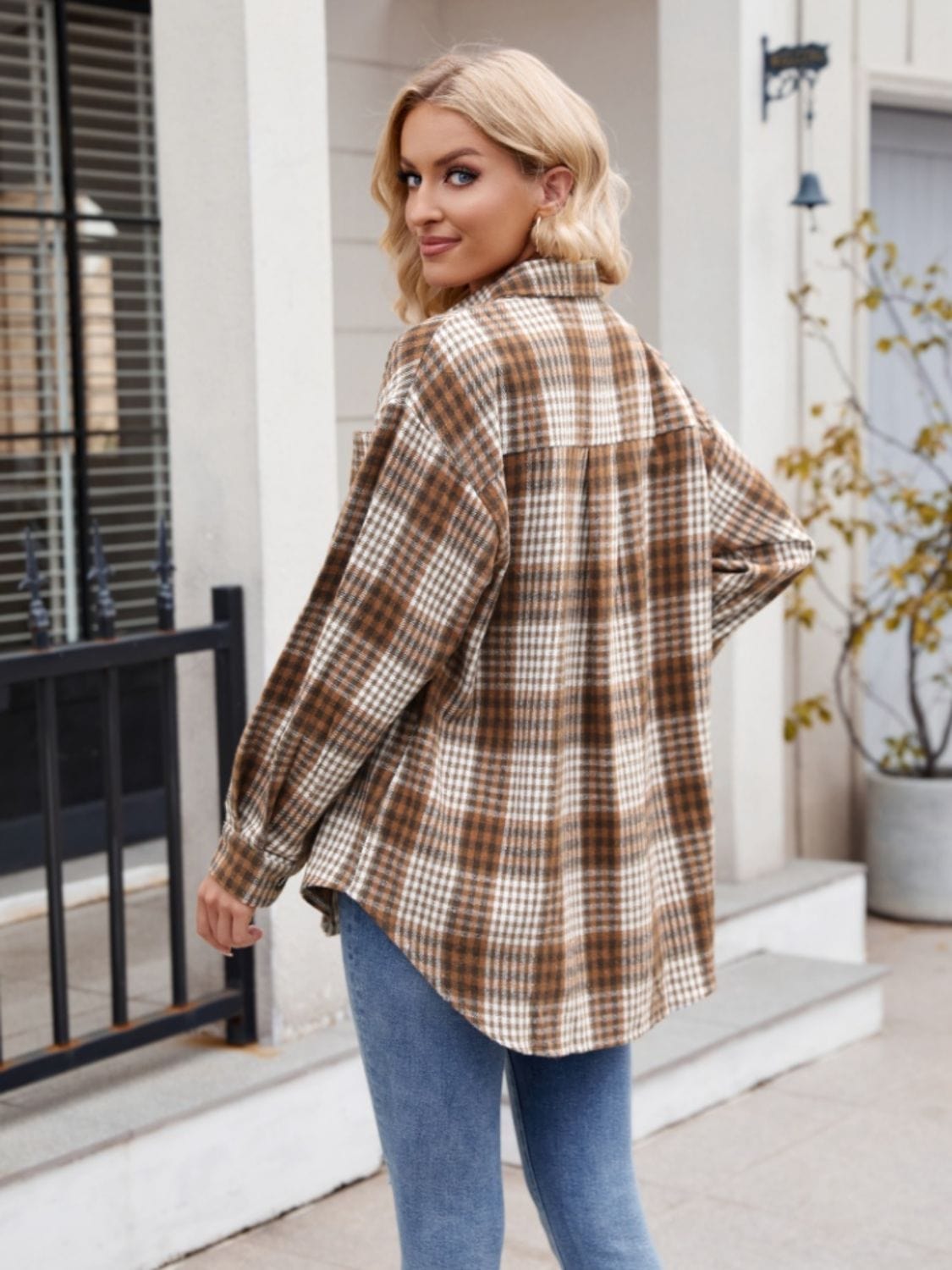 Trendsi Fall Pocketed Plaid Collared Neck Long Sleeve Shirt Pocketed Plaid Collared Neck Long Sleeve Shirt