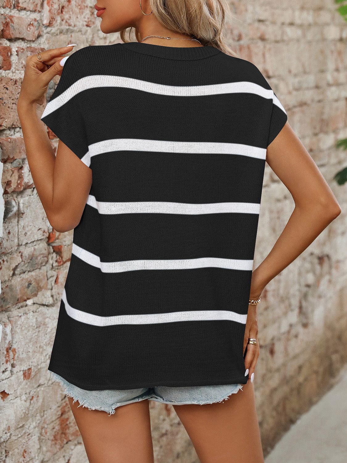 Trendsi Fall Striped Round Neck Short Sleeve Knit Top Striped Round Neck Short Sleeve Knit Top