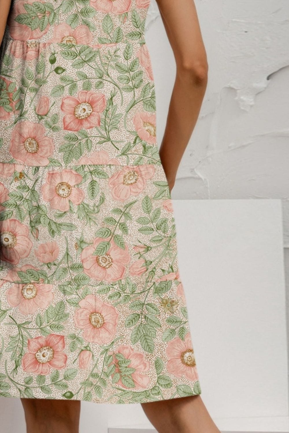 Trendsi Fall Tiered Printed Round Neck Sleeveless Dress Tiered Printed Round Neck Sleeveless Dress