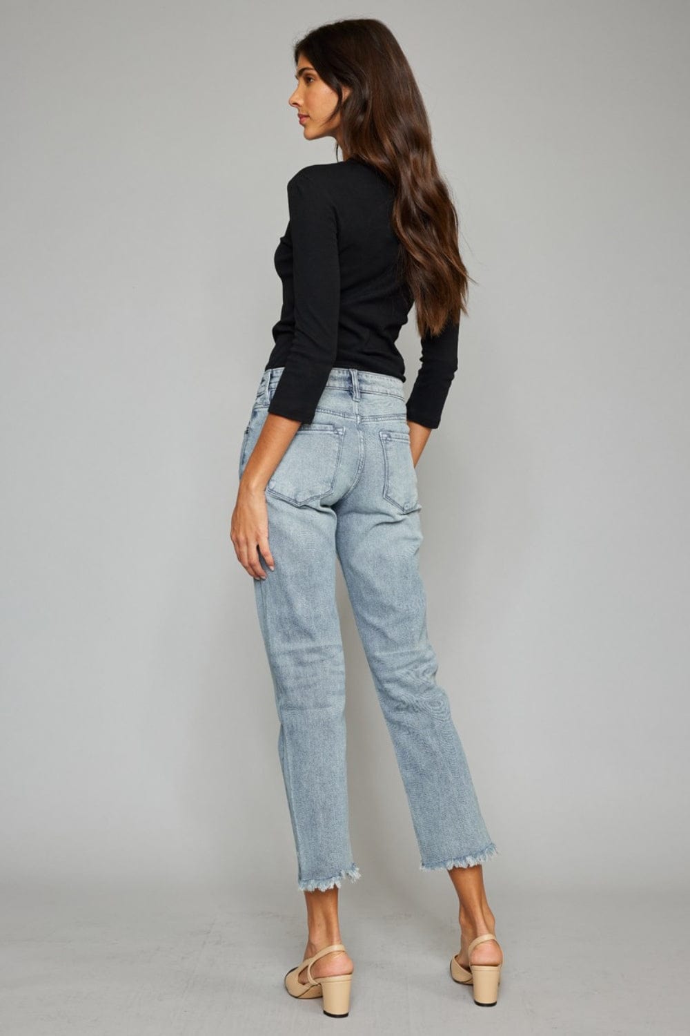 Trendsi Kancan High Waist Button Fly Raw Hem Cropped Straight Jeans Kancan High Waist Button Fly Raw Hem Cropped Straight Jeans