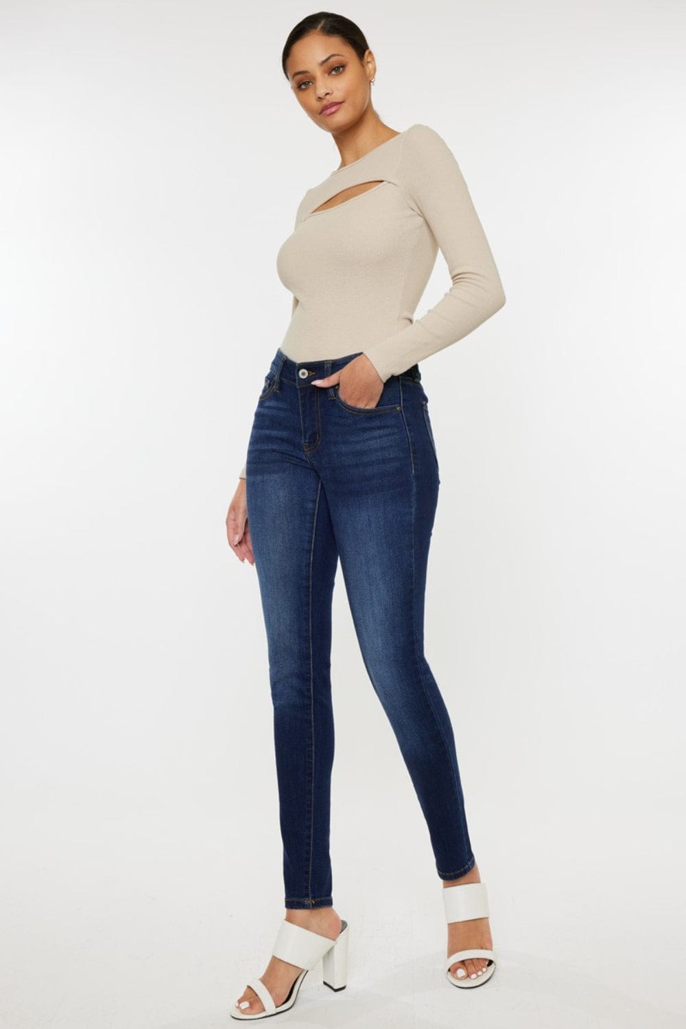 Trendsi Kancan Mid Rise Gradient Skinny Jeans Kancan Mid Rise Gradient Skinny Jeans