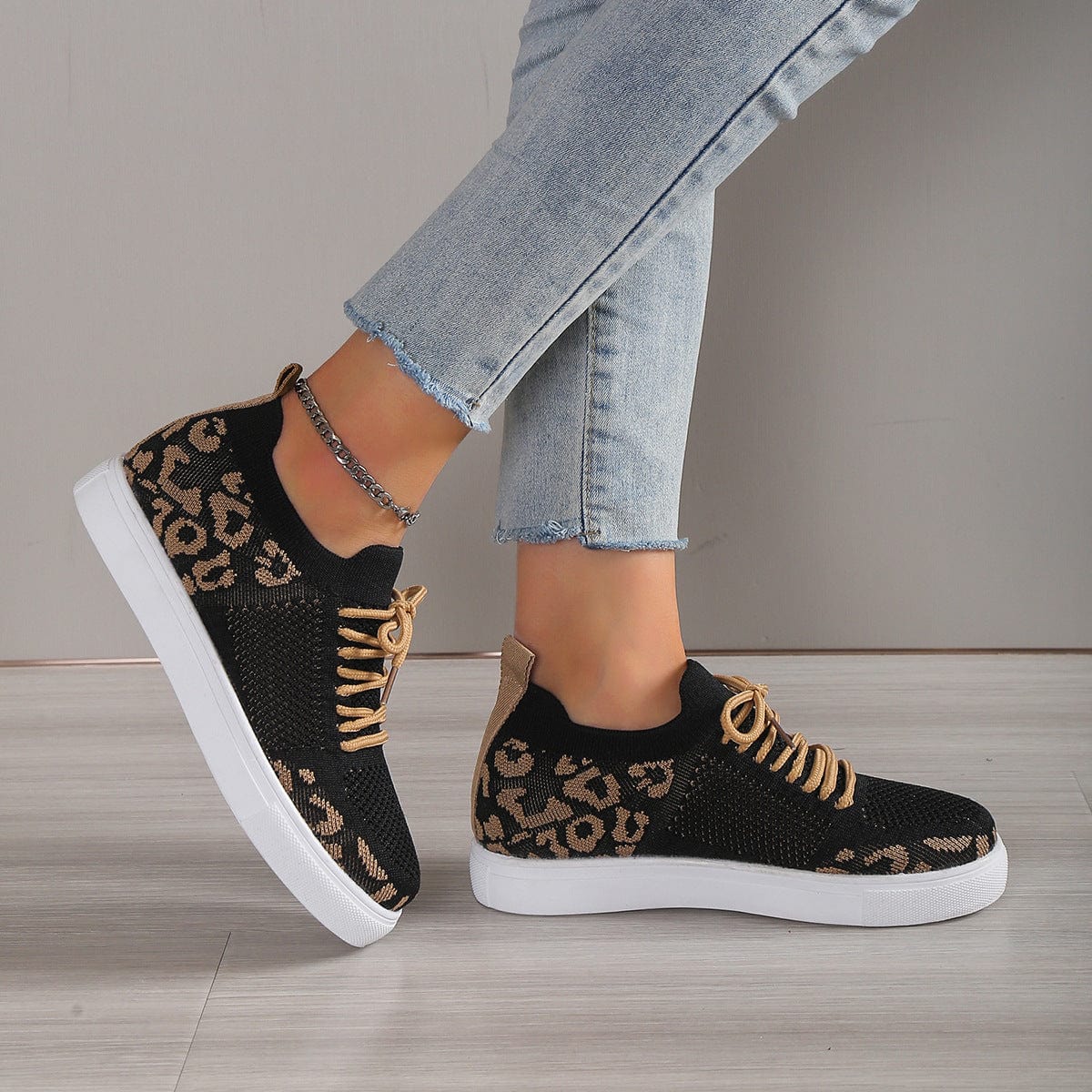 Trendsi Lace-Up Leopard Flat Sneakers Lace-Up Leopard Flat Sneakers