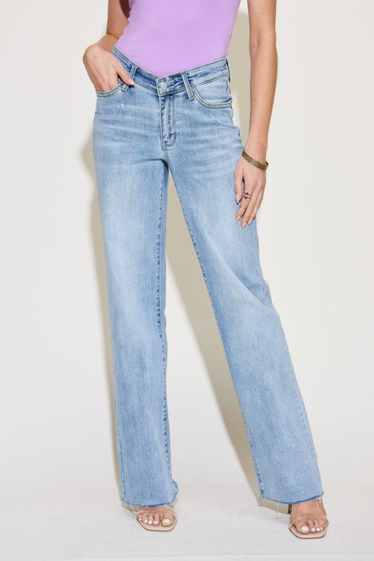 Trendsi Light / 0 Judy Blue Full Size V Front Waistband Straight Jeans Judy Blue Full Size V Front Waistband Straight Jeans
