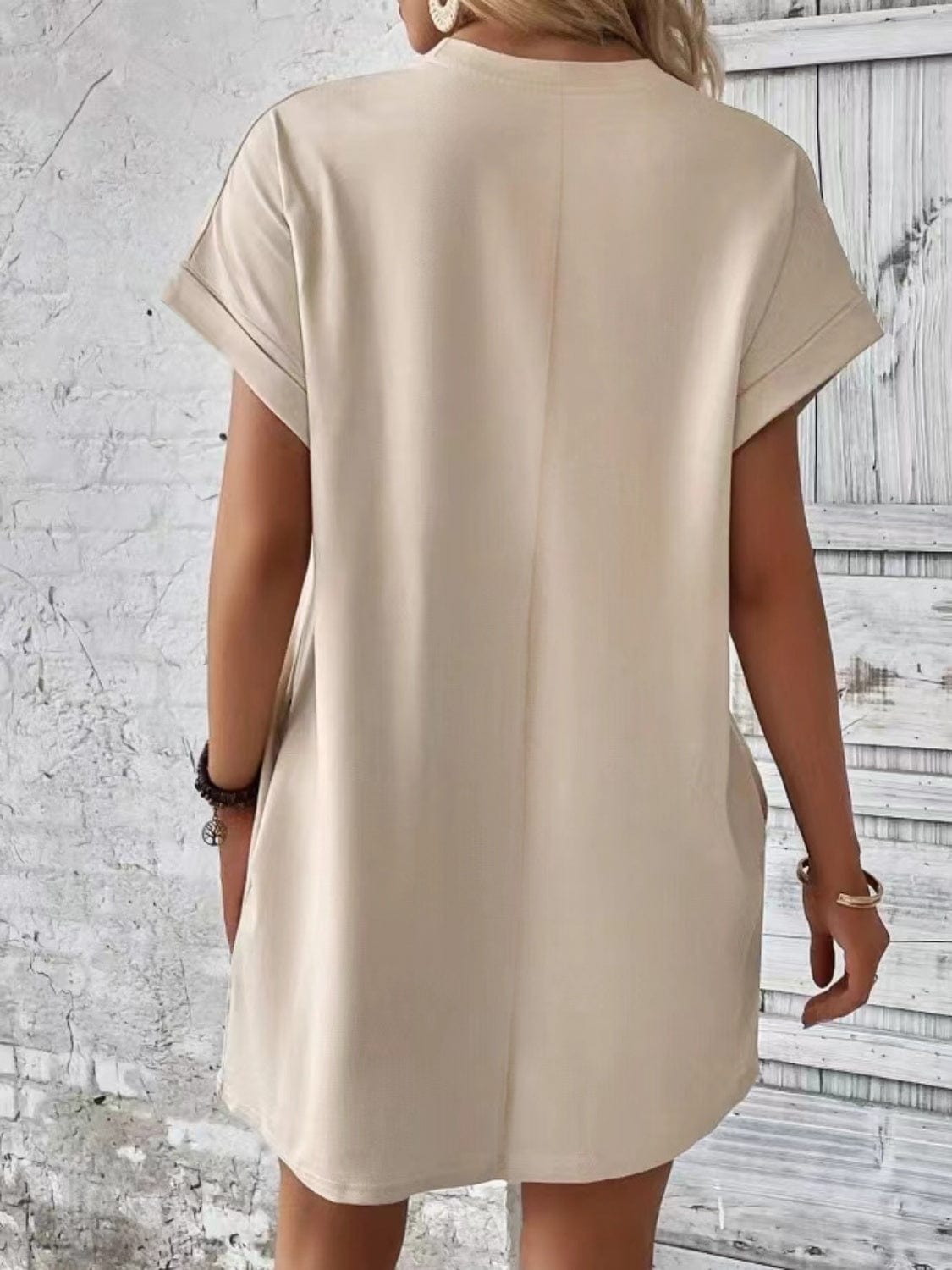 Trendsi Pocketed Round Neck Short Sleeve Dress Pocketed Round Neck Short Sleeve Dress