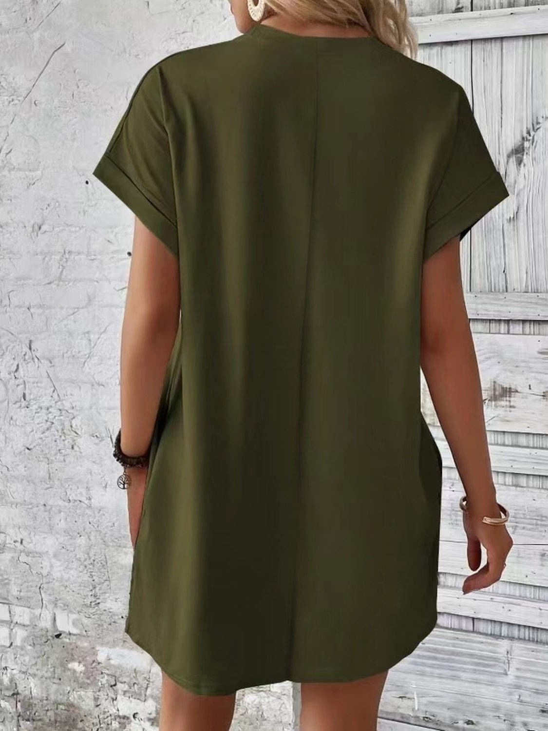 Trendsi Pocketed Round Neck Short Sleeve Dress Pocketed Round Neck Short Sleeve Dress
