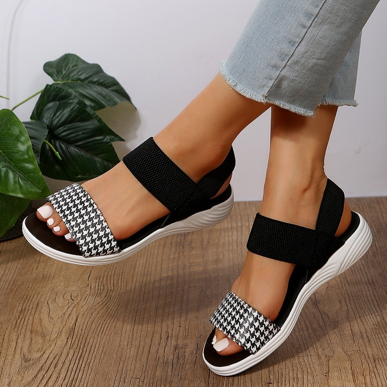 Trendsi PU Leather Open Toe Low Heel Sandals PU Leather Open Toe Low Heel Sandals