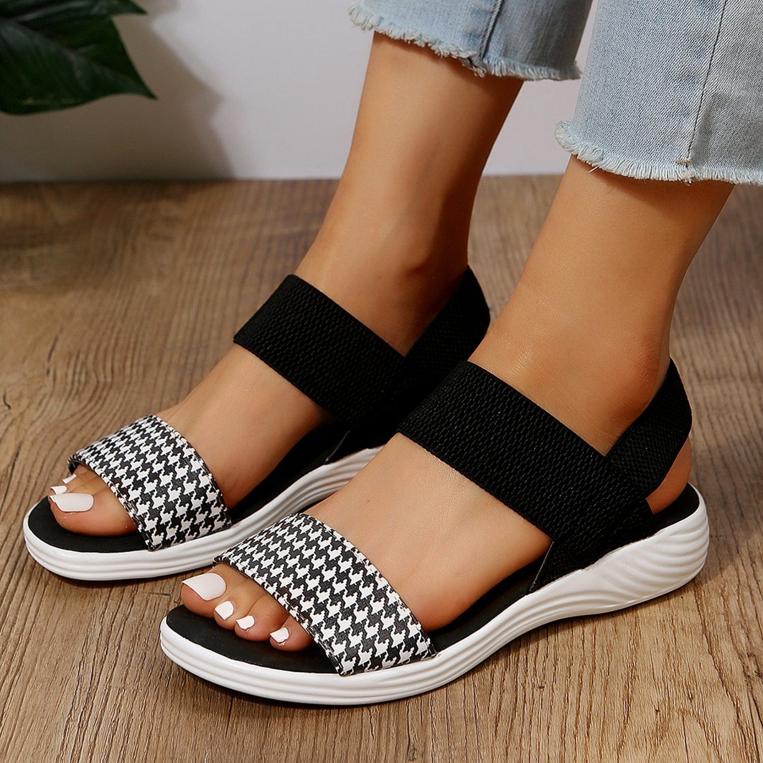 Trendsi PU Leather Open Toe Low Heel Sandals PU Leather Open Toe Low Heel Sandals