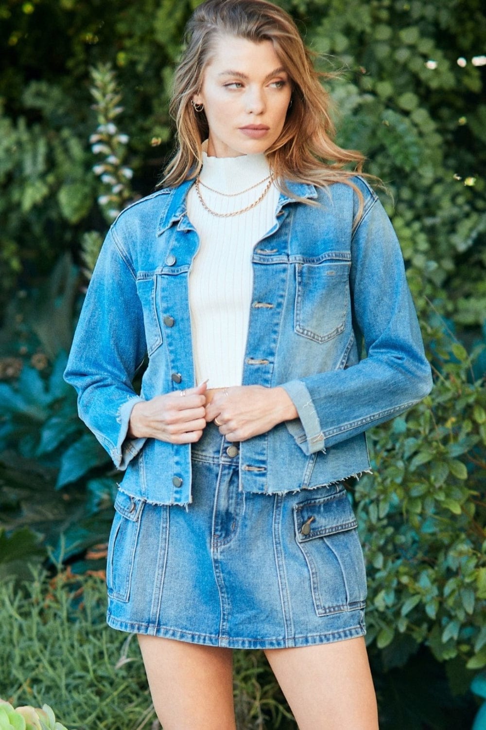 Trendsi Veveret Button Up Raw Hem Denim Jacket Veveret Button Up Raw Hem Denim Jacket