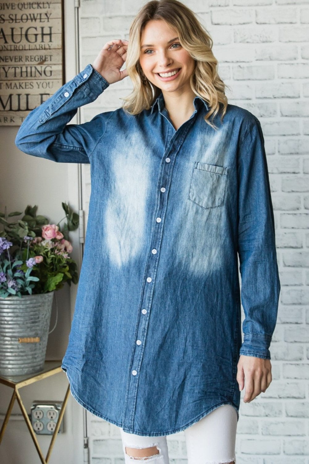 Trendsi Veveret Pocketed Button Up Washed Denim Shirt Veveret Pocketed Button Up Washed Denim Shirt
