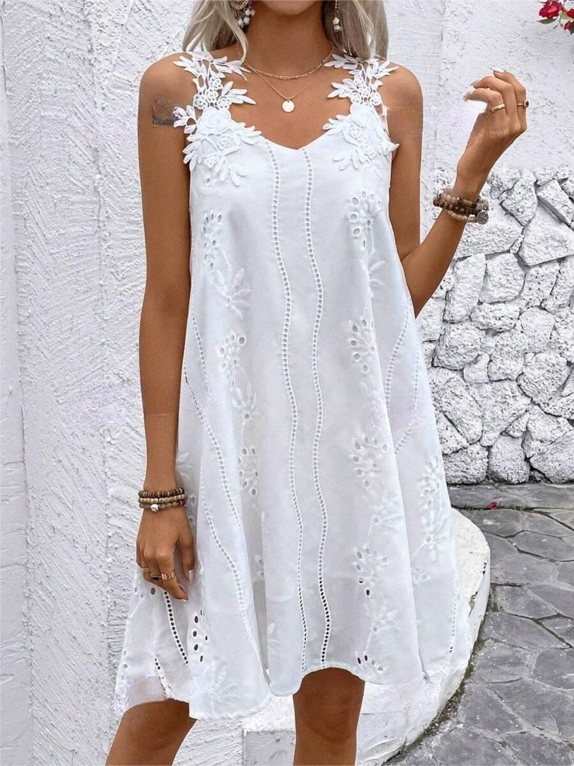 Trendsi White / S Lace Detail V-Neck Mini Dress Lace Detail V-Neck Mini Dress