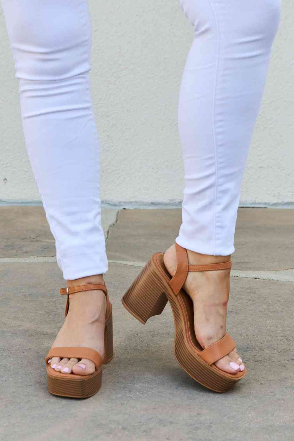 Basic Beaches Collective Cognac / 6.5 Weeboo Feel It Platform Heel Sandals Weeboo Feel It Platform Heel Sandals