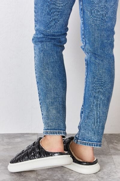 Basic Beaches Collective Melody Puffer Plush Slippers Melody Puffer Plush Slippers