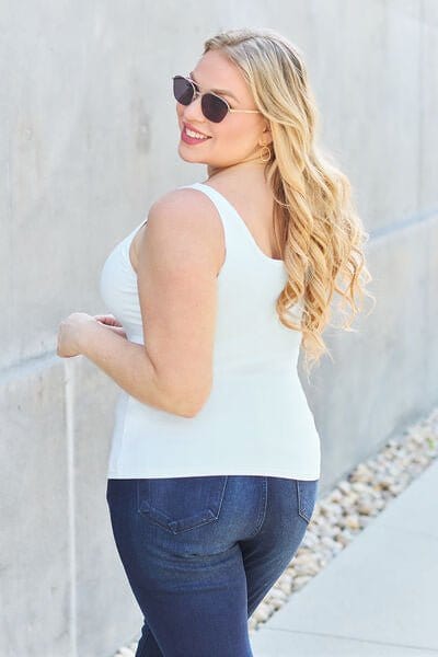 Trendsi Basic Bae Full Size Square Neck Wide Strap Tank Basic Bae Full Size Square Neck Wide Strap Tank