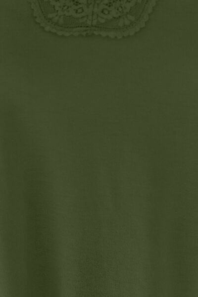 Trendsi Basic Lace Detail V-Neck Cutout Cami Basic Lace Detail V-Neck Cutout Cami