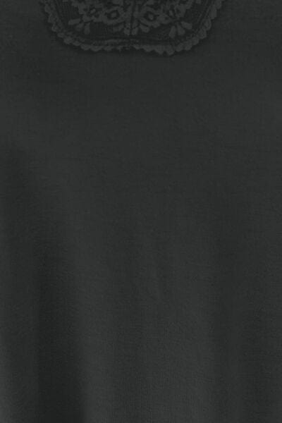 Trendsi Basic Lace Detail V-Neck Cutout Cami Basic Lace Detail V-Neck Cutout Cami