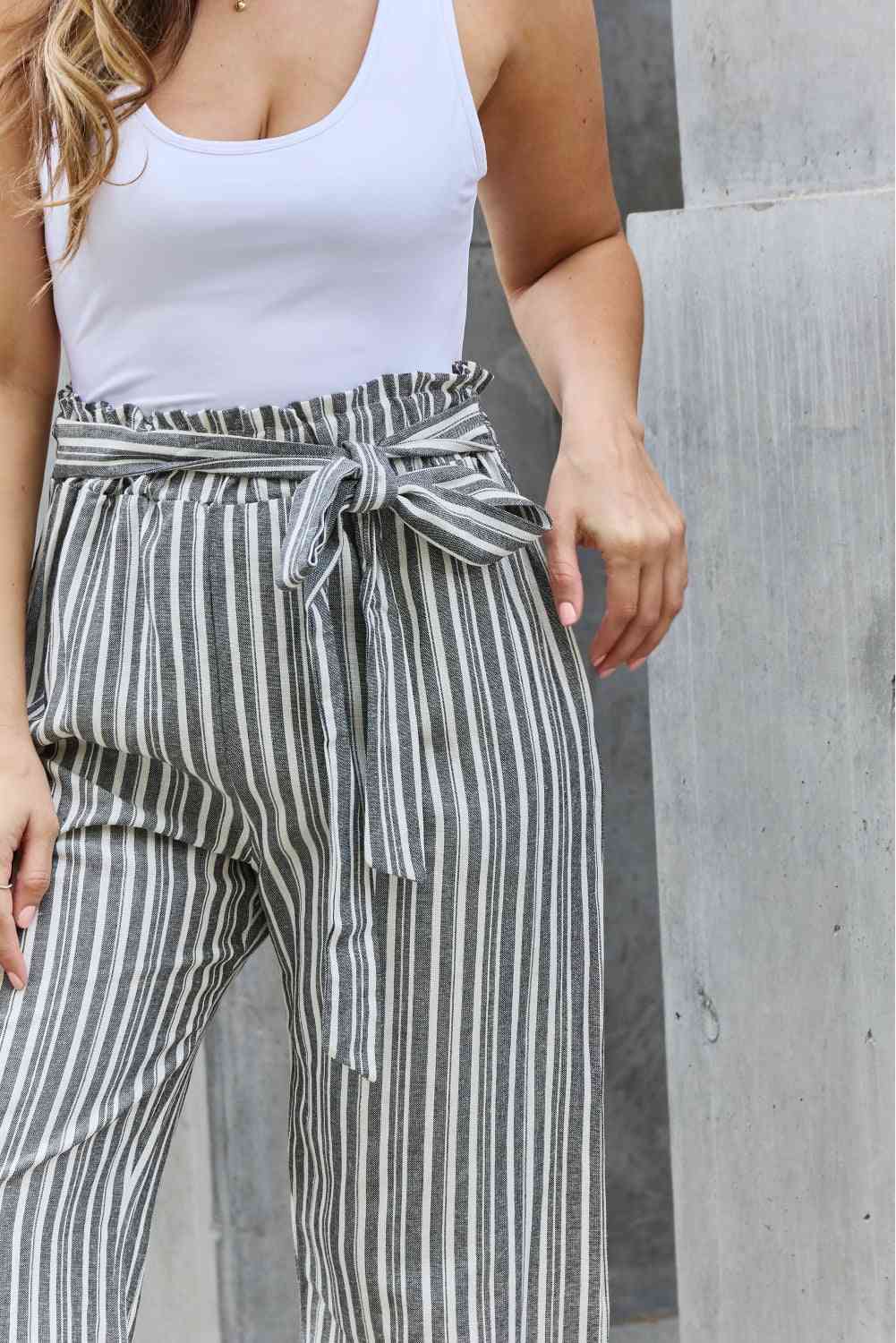 Trendsi Paperbag Waist Striped Culotte Pants 100% Linen Paperbag Waist Striped Culotte Pants 100% Linen