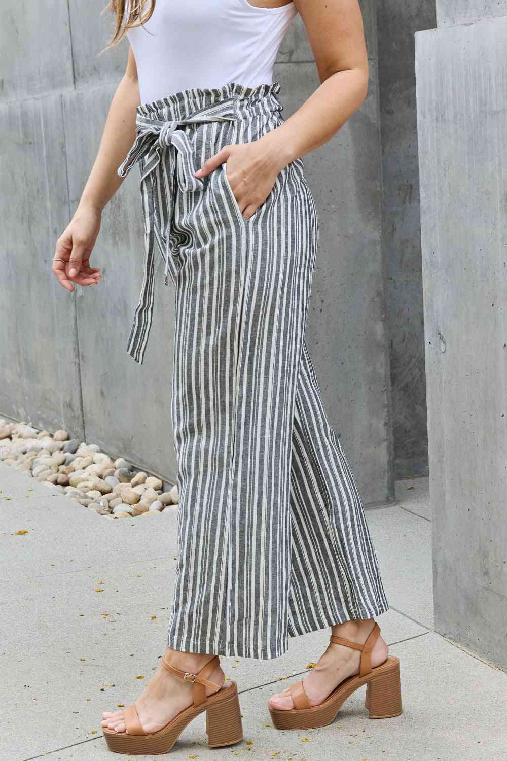 Trendsi Paperbag Waist Striped Culotte Pants 100% Linen Paperbag Waist Striped Culotte Pants 100% Linen