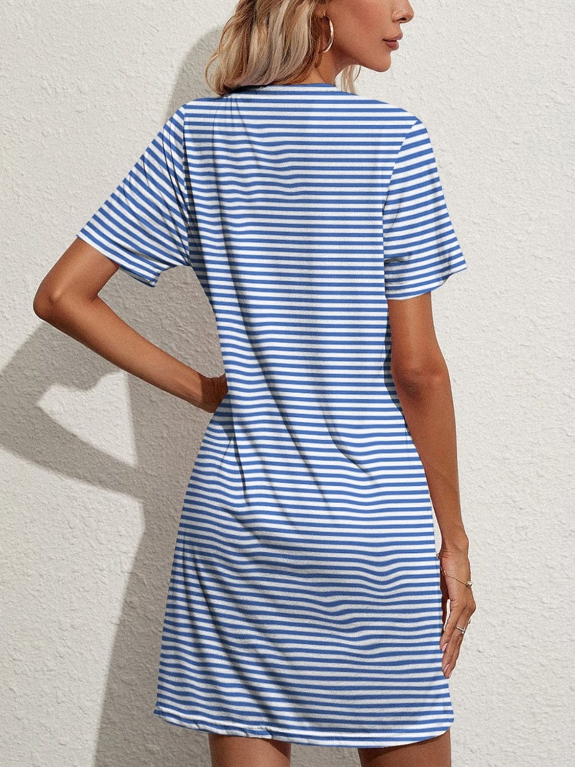 Trendsi Pocketed Striped Round Neck Short Sleeve Dress Pocketed Striped Round Neck Short Sleeve Dress